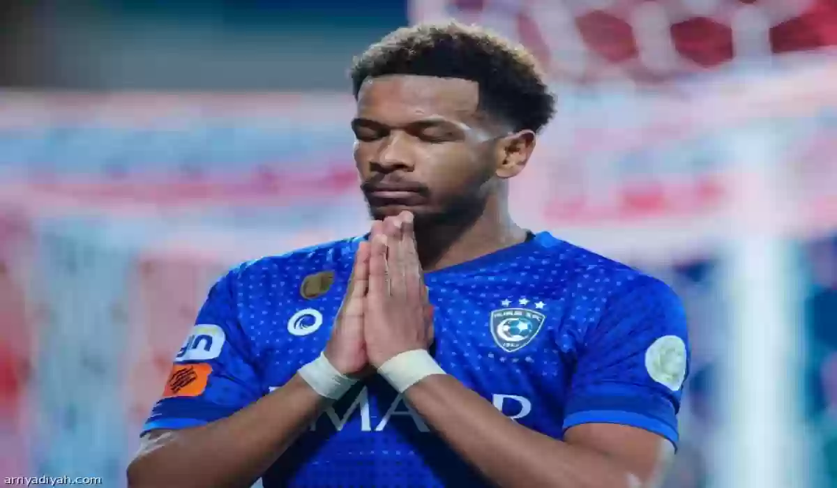 مدافع برازيلي يهدد استقرار البليهي في تشكيل الهلال بالموسم المقبل !