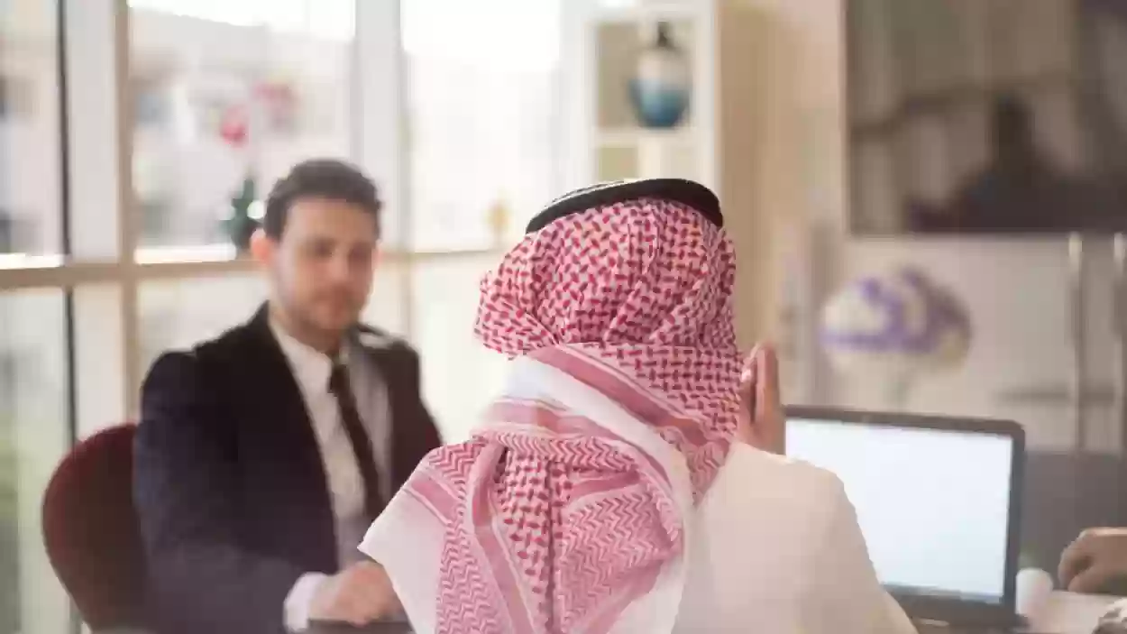 هل تؤثر الدرجة العلمية على راتب المحامي؟