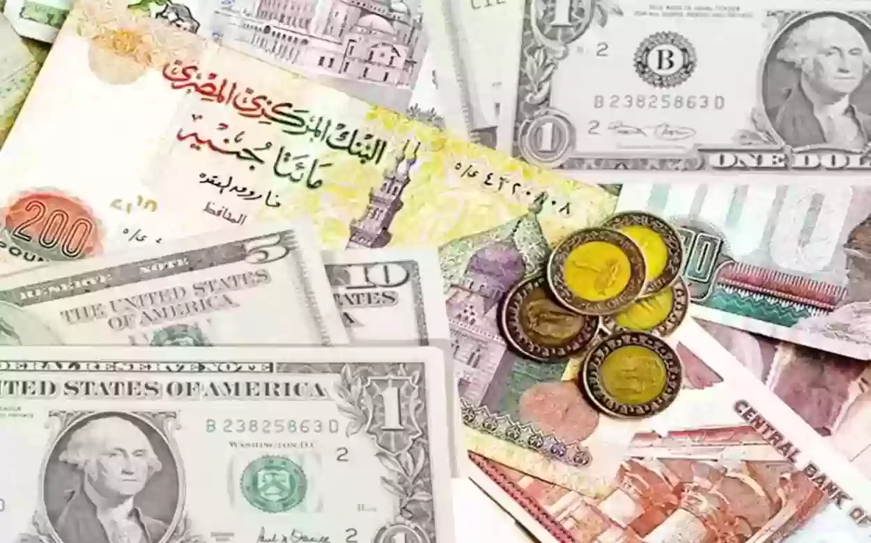 انهيار الجنيه المصري أمام الدولار الأمريكي في السوق السوداء