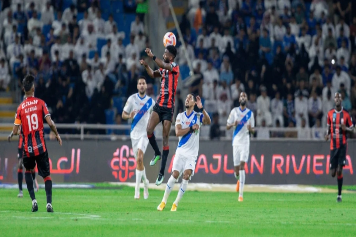 الهلال والرائد