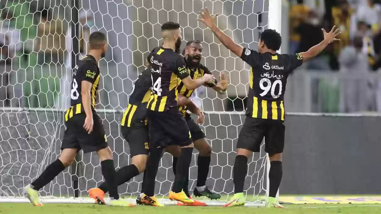 خلاف بين الاتحاد السعودي ومدربه الجديد بعد التوقيع